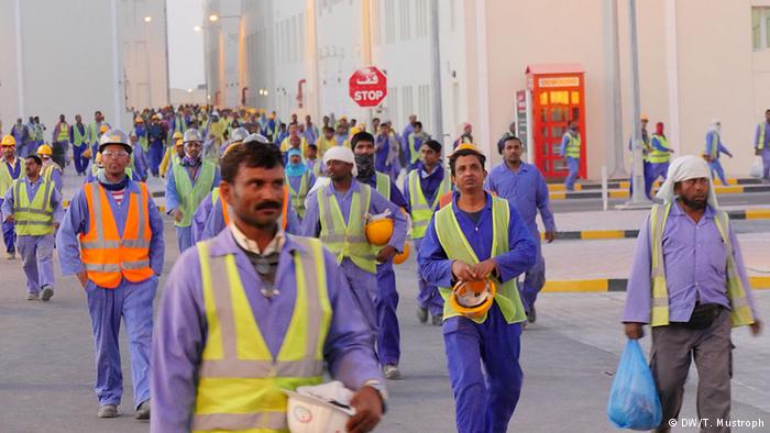 C:\Users\Morteza\Desktop\جام جهانی و وضعیت کارگران\انتظار می‌رود که شمار کارگران مهاجر در قطر در دو سال آینده ده برابر شود.jpg
