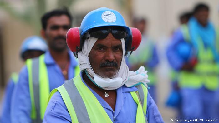C:\Users\Morteza\Desktop\جام جهانی و وضعیت کارگران\کار کردن کارگران خارجی در هوای داغ قطر.jpg